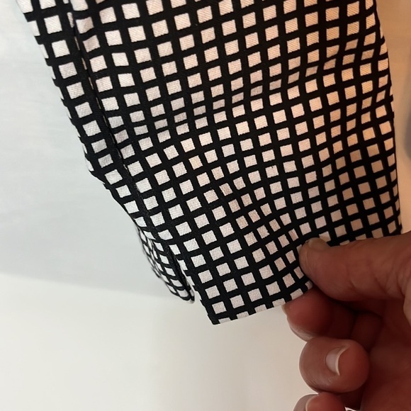 Chico’s Pants Stretch Cropped - Picture 4 of 14